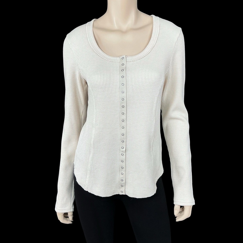 Very J Top Women Large Beige Long Sleeve‎ Henley Waffle Knit Snap Down NWT